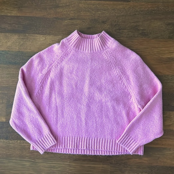 Old Navy women’s Large sweater - Picture 1 of 2